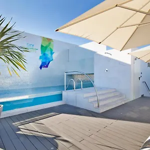 3* Hotell White